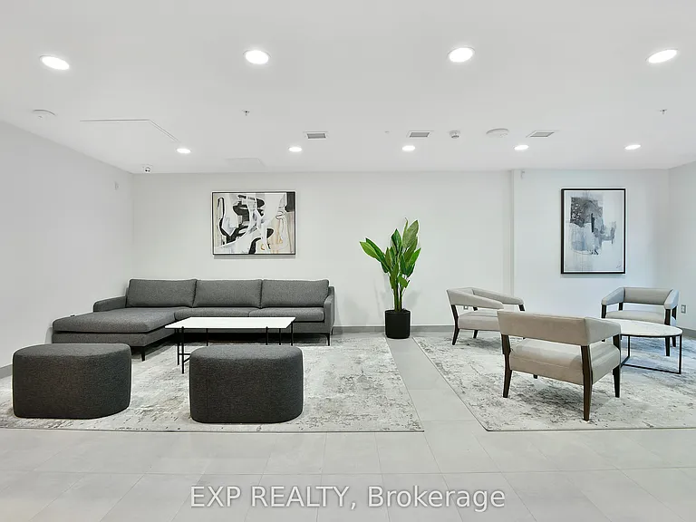 36 Robinson Ave #402 — Photo 4