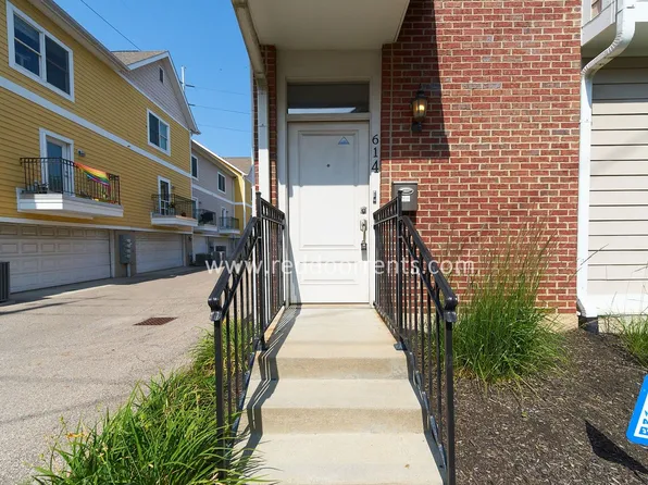 614 E Broadway Pl, Indianapolis, IN 46202