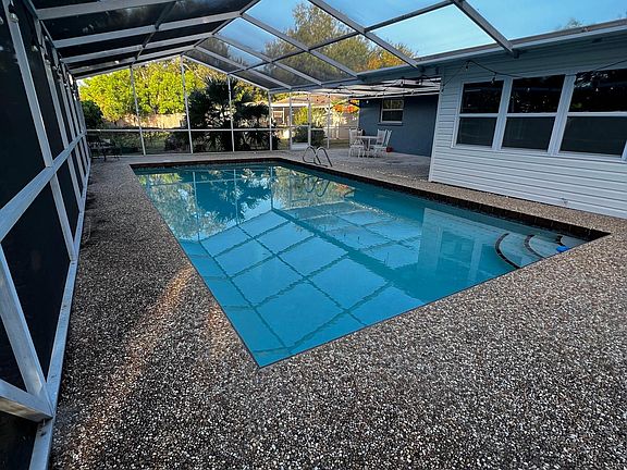3rd image of 4038 Prado Dr