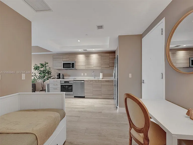 121 NE 34th St #2106A — Photo 5