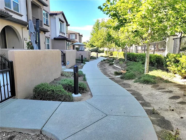 40955 Belleray Ave — Photo 5