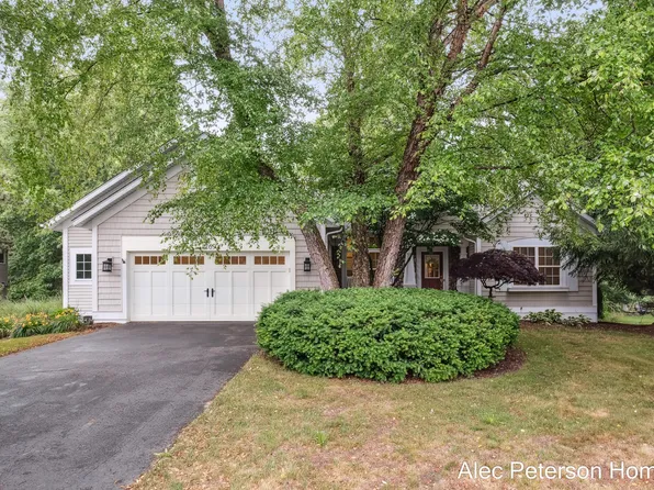 1269 Bentwood Ct, Holland, MI 49424