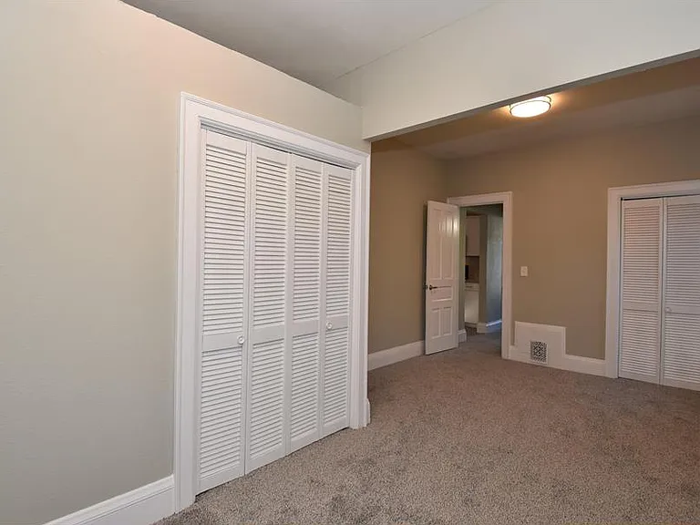 2577 S Graham St — Photo 7
