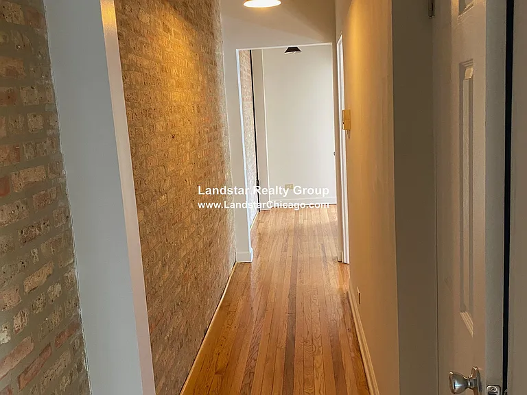 3848 W Ainslie St #2 — Photo 2