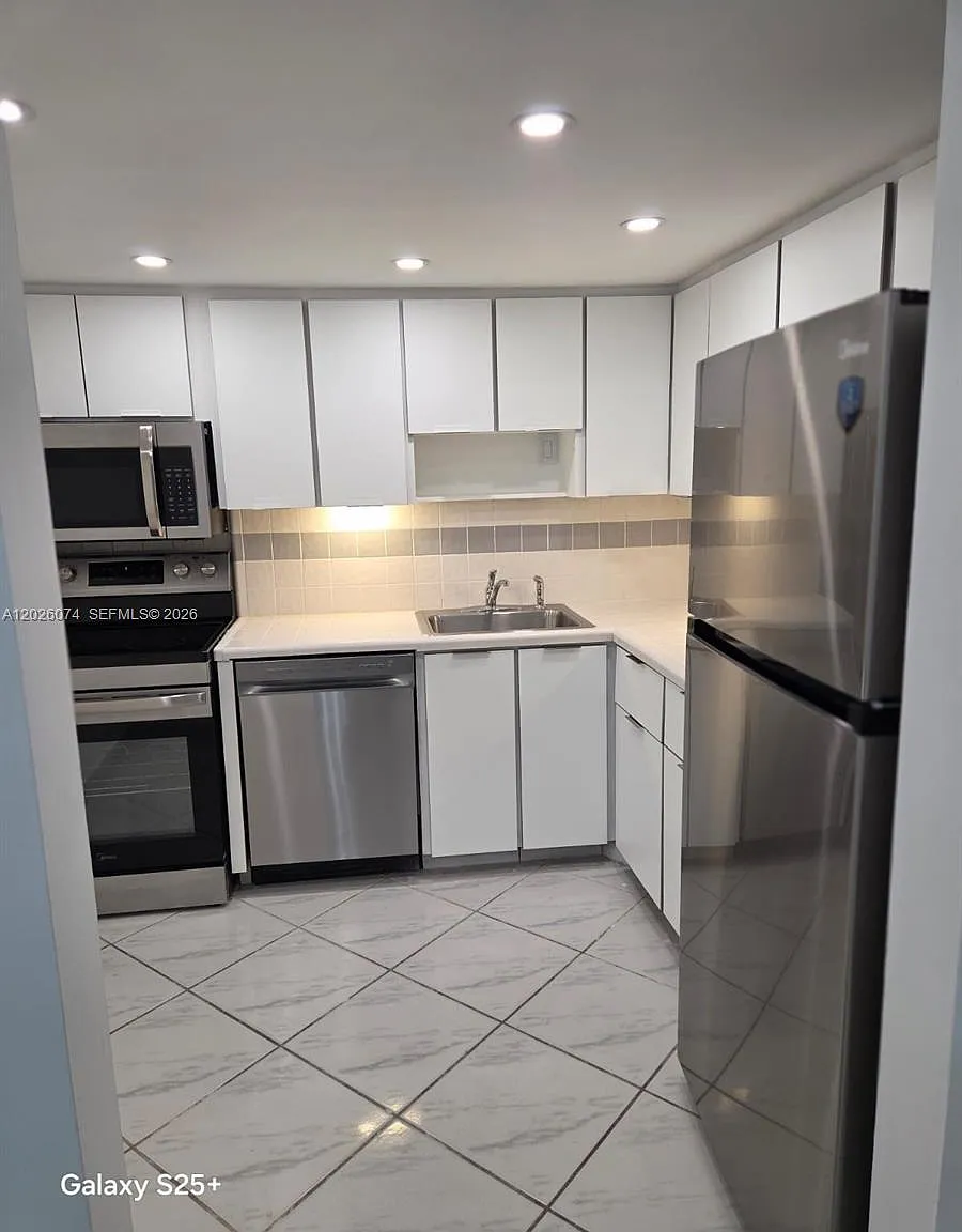 Woodside Apts Condo — Photo 4