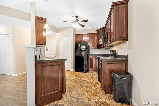 115 Saint James Ct — Photo 18