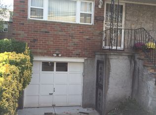 18914 Station Rd, Flushing, NY 11358