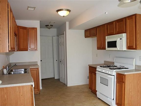 5th image of 1100-1102 Emma Ct