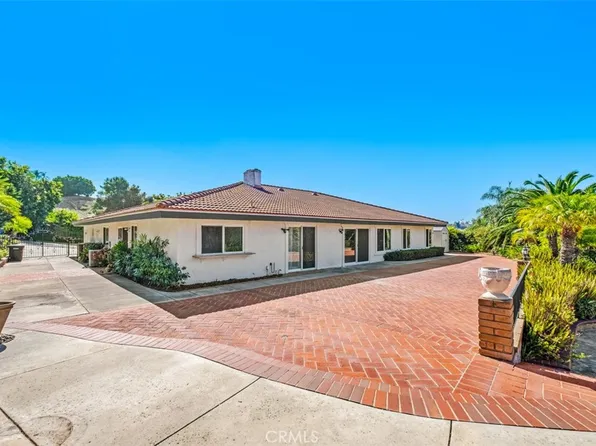 26571 Dapple Grey Dr, Laguna Hills, CA 92653