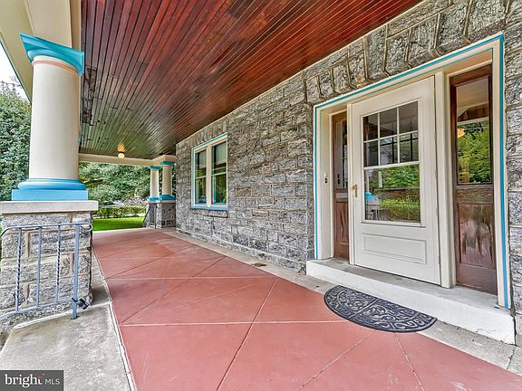 3rd image of 458 Harper Ave