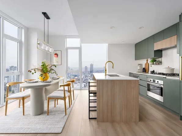 13573 98a Ave #2608, Surrey, BC V3T 1C2