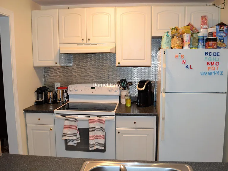 94 Pleasant St #1 — Photo 16