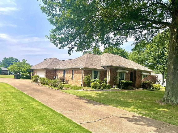 2nd image of 3305 Alfred Dr