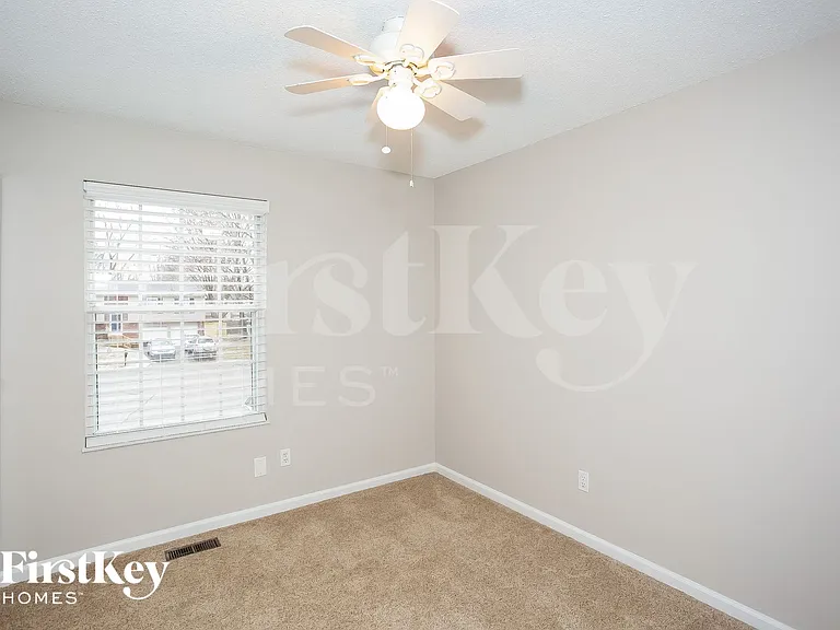 111 Timberlake Ct — Photo 12