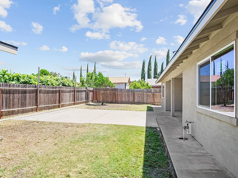 1611 Grapevine Dr — Photo 19