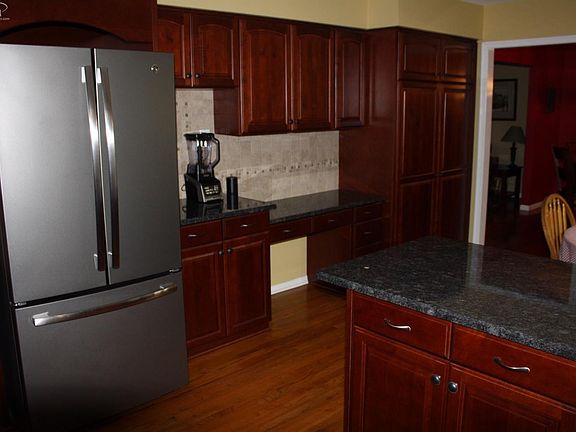 3rd image of 436 Boutell Dr