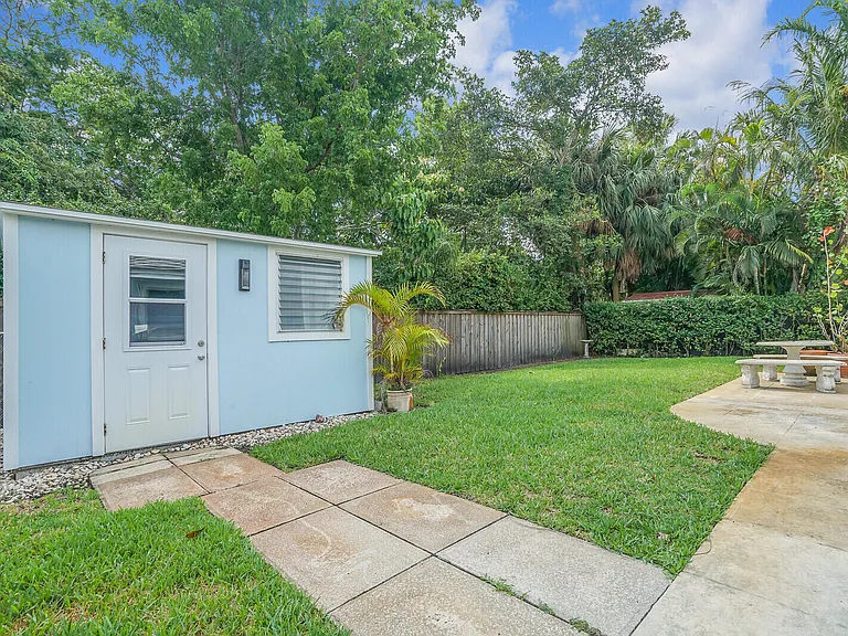 3410 Poinsettia Ave — Photo 16