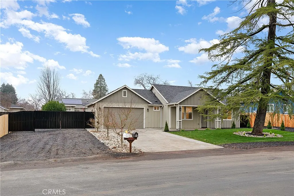 6261 Forest Ln photo 1