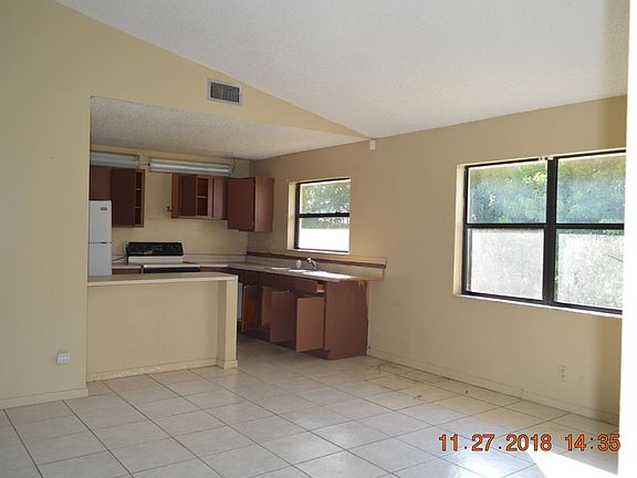 2nd image of 103 Sandalwood Dr
