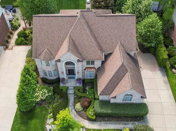 439 Springview Dr, Rochester, MI 48307