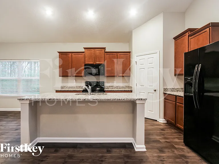 12128 Fall Ct — Photo 6