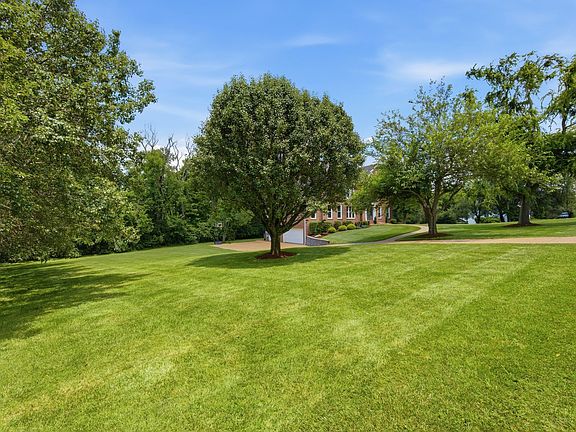 5th image of 414 Mayfield Pl