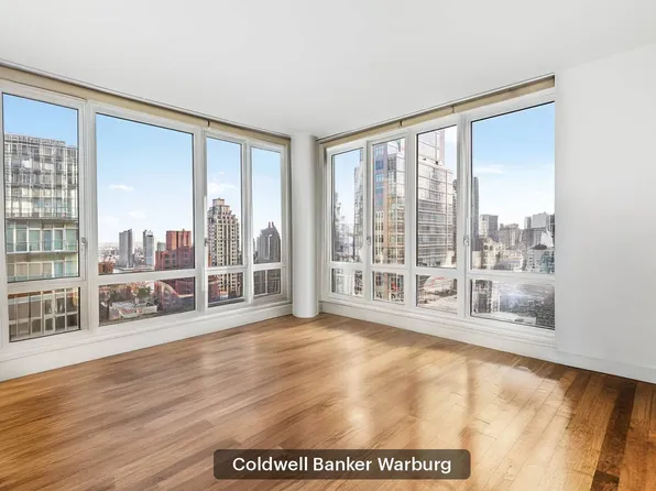 250 East 53rd Street image 9 of 20