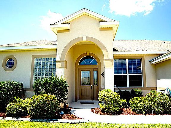 2nd image of 25537 Holbrooke Ct