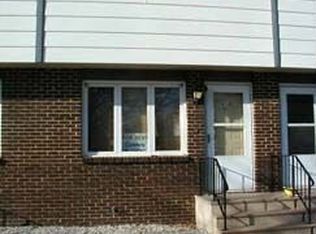 617 Thomas Dr, Hastings, NE 68901