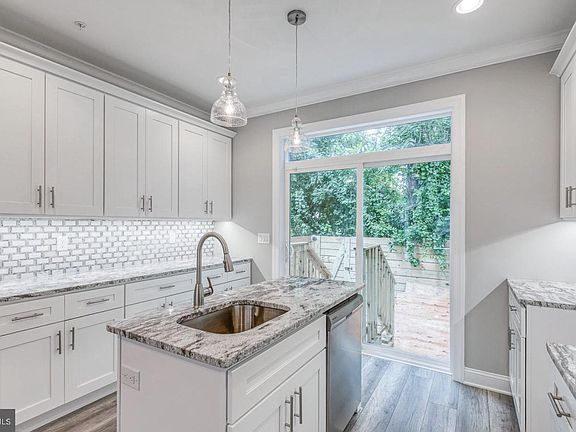 4th image of 2121 N Orianna St