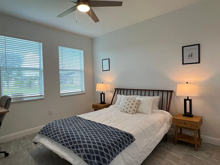 2525 SW 21st Ave — Photo 17