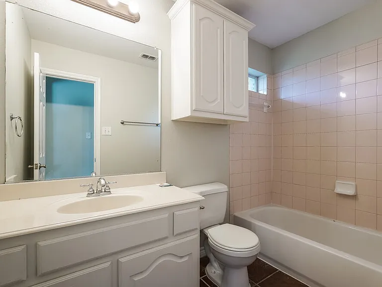 1114 Fleming Ct — Photo 19