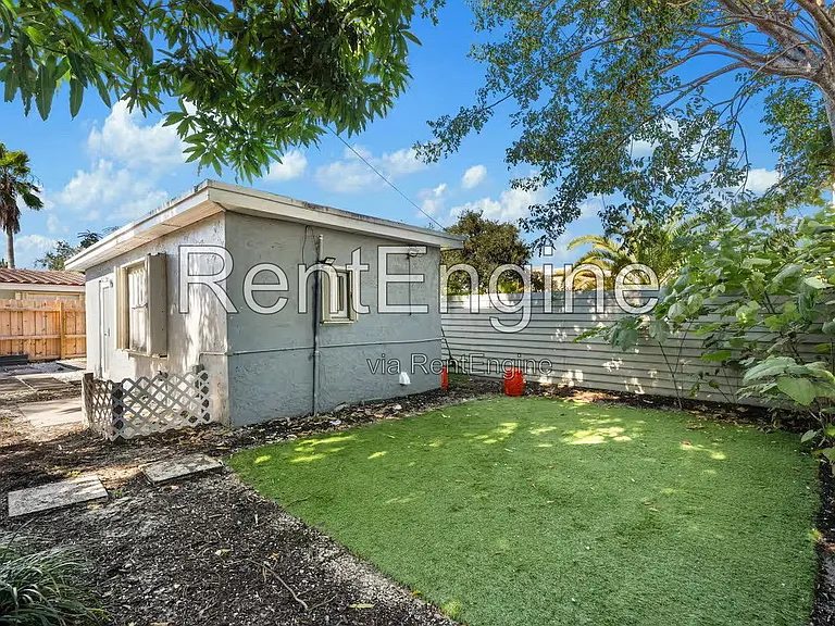 1636 NW 6th Ave — Photo 15