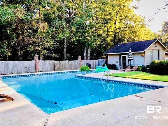 5th image of 607 Edgewood Dr