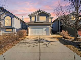 257 W Covewood Cir NE, Calgary, AB T3K 5S8