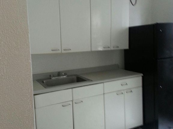 3rd image of 2178 35th St #4F