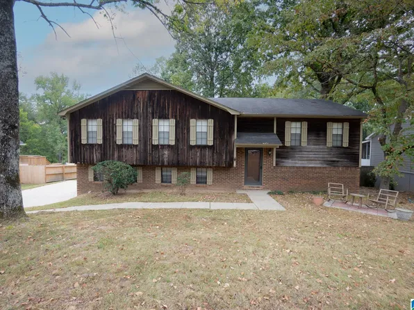 1126 Oak Shadow Cir NE, Birmingham, AL 35215
