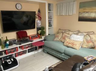 106 Burnham Dr, Fords, NJ