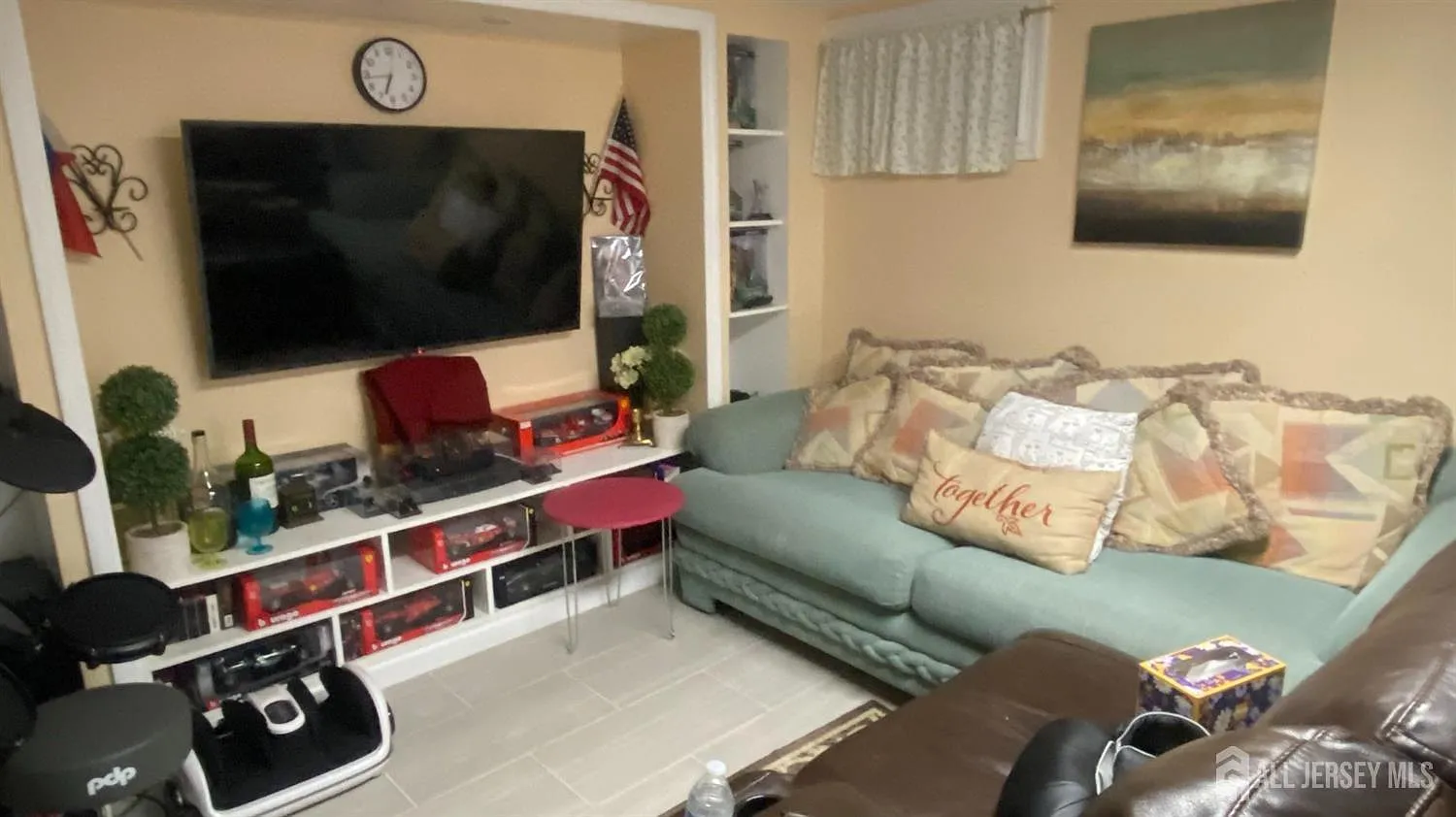 106 Burnham Dr photo 1