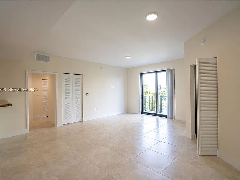 1091 Galiano St #404 — Photo 5