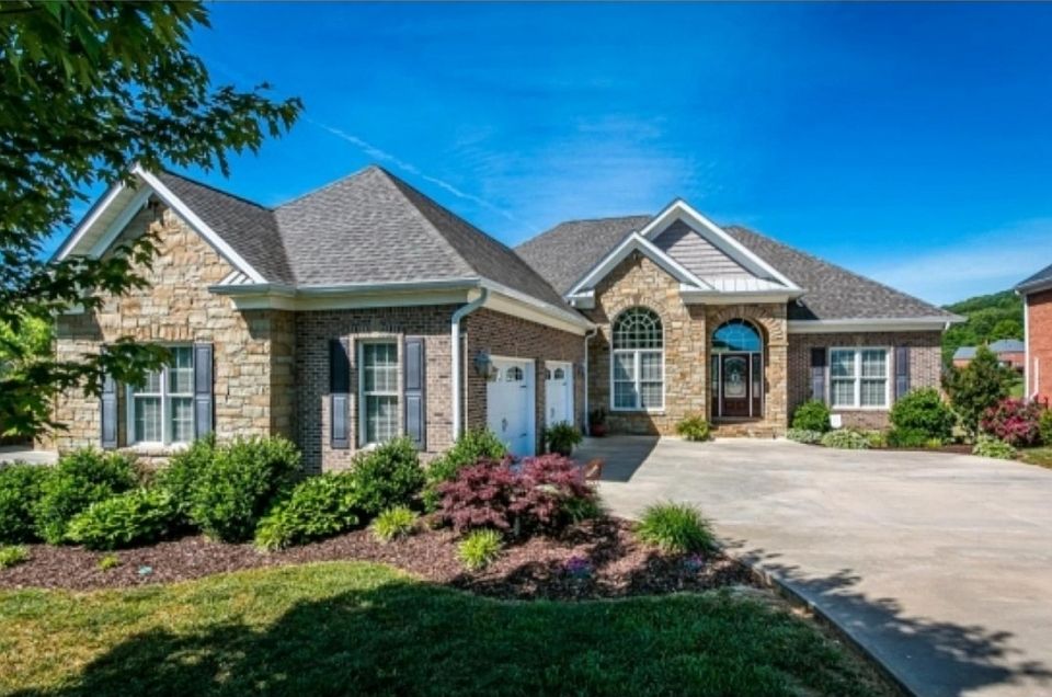 1st image of 2220 Valley Falls Ct