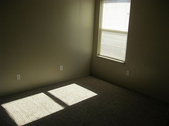 5th image of 2513 Dayflower Ln