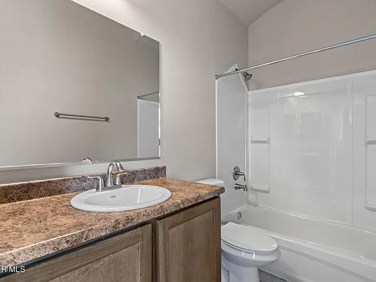 806 Hc Gilbert Minjares Dr #A — Photo 15