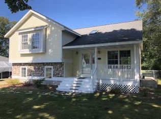 1150 E Byron Rd, Norton Shores, MI 49441