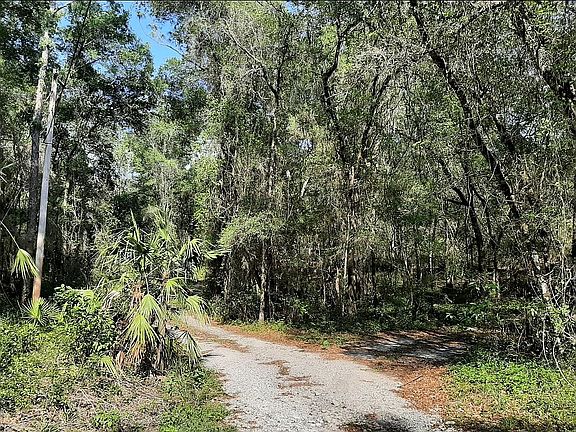 Driveway to the right 