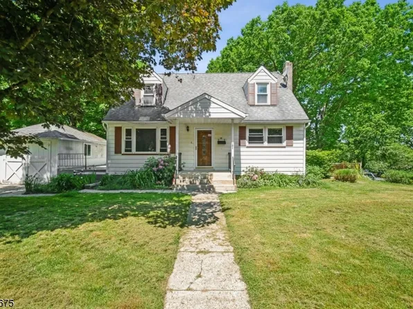 17 Grand Ave, Newton Town, NJ 07860