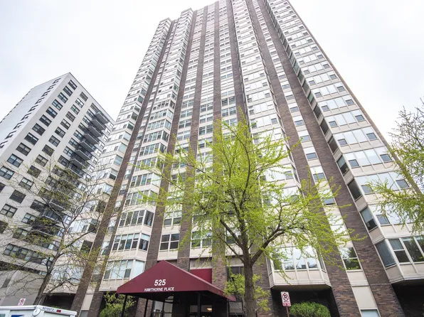 525 W Hawthorne Pl APT 2706, Chicago, IL 60657