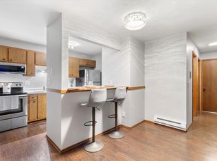 1501 S Carriage Ln BUILDING O, New Berlin, WI 53151