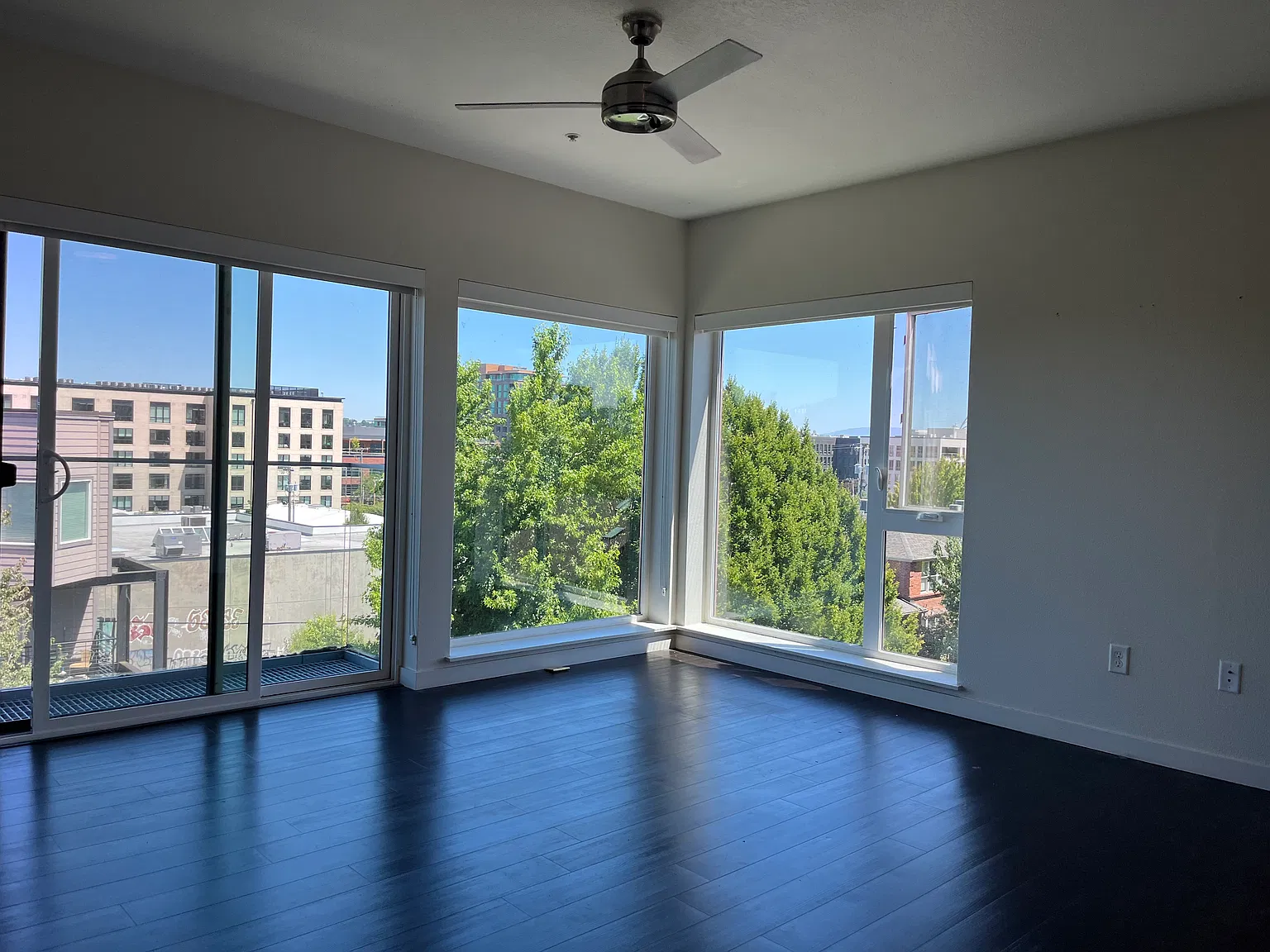1 bed, 520 sqft, $1,799 — Photo 2