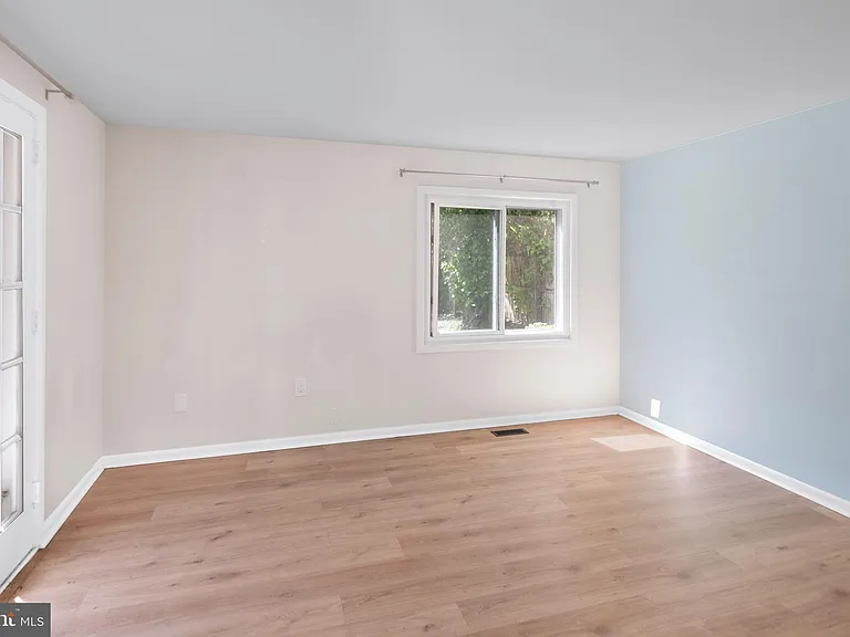 68 Mountain Ave — Photo 12